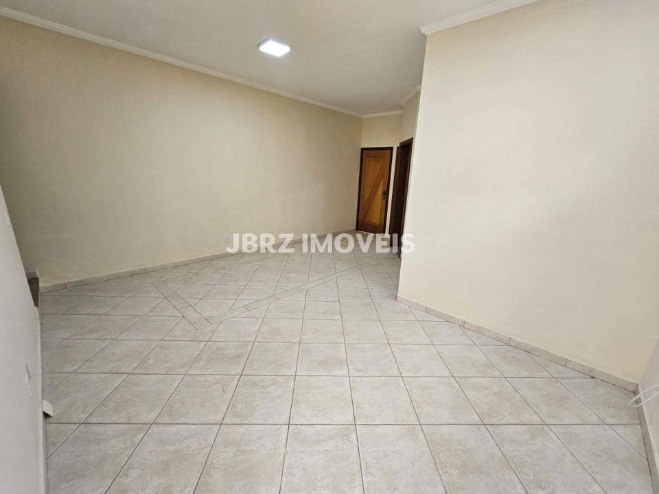 Casa à venda com 2 quartos, 109m² - Foto 4