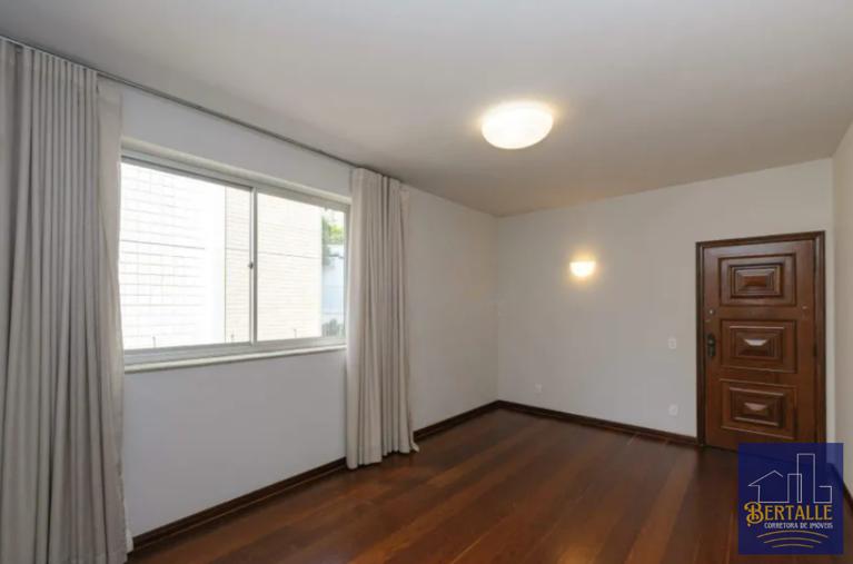 Apartamento à venda com 4 quartos, 150m² - Foto 2