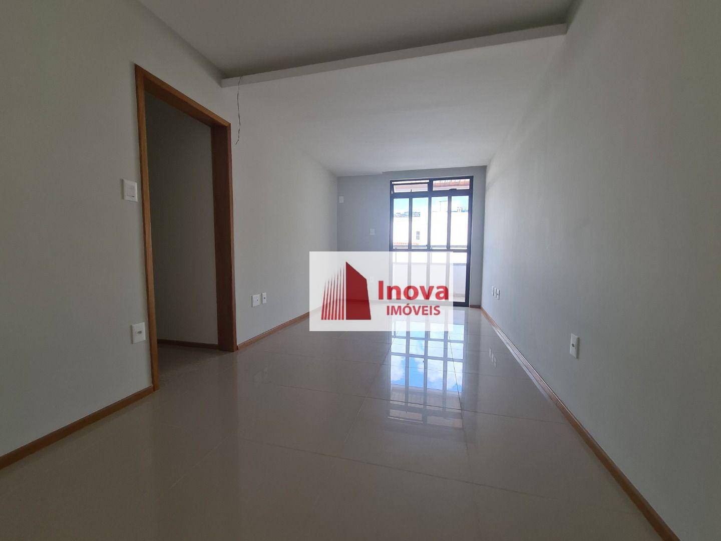 Apartamento à venda com 2 quartos, 75m² - Foto 4