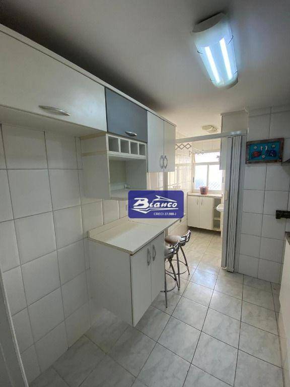 Apartamento para alugar com 2 quartos, 55m² - Foto 8