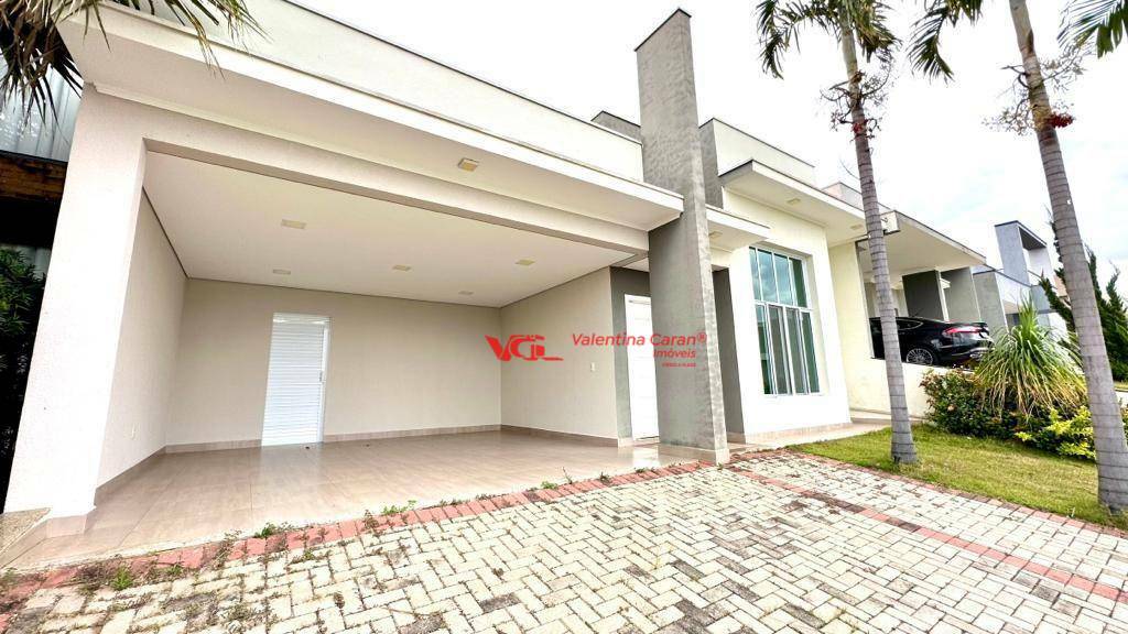 Casa de Condomínio para alugar com 3 quartos, 189m² - Foto 1