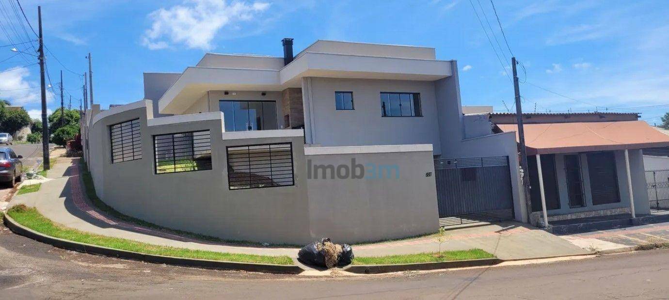 Sobrado à venda com 3 quartos, 99m² - Foto 1