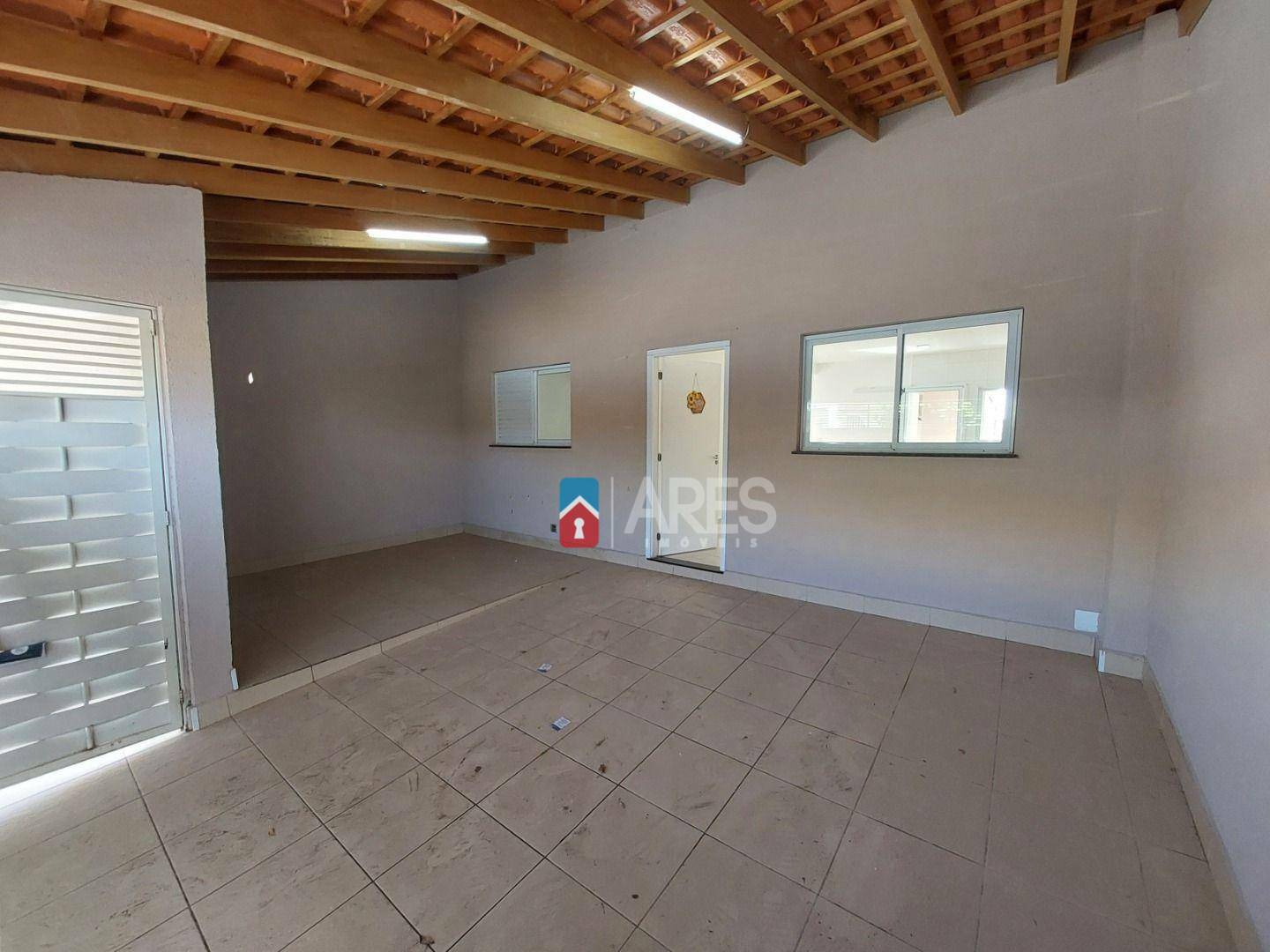 Casa para alugar com 3 quartos, 153m² - Foto 1