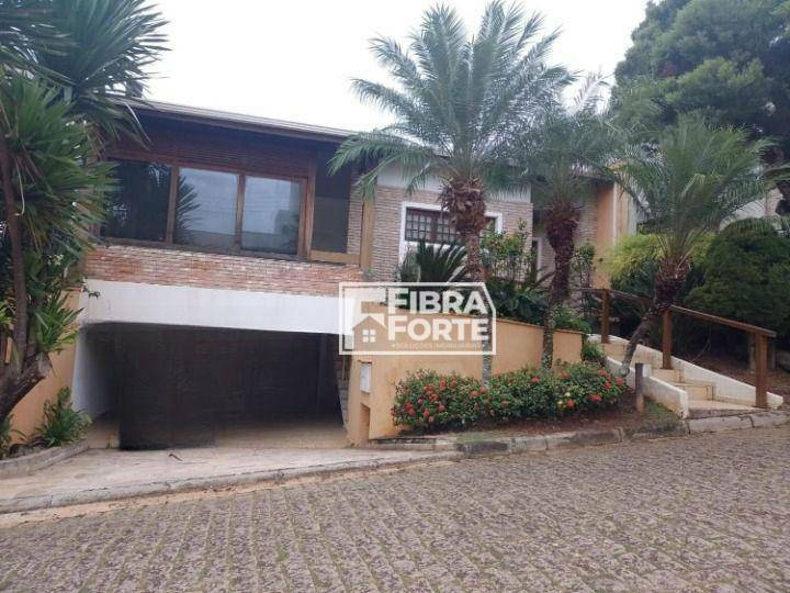 Casa de Condomínio para alugar com 3 quartos, 249m² - Foto 1