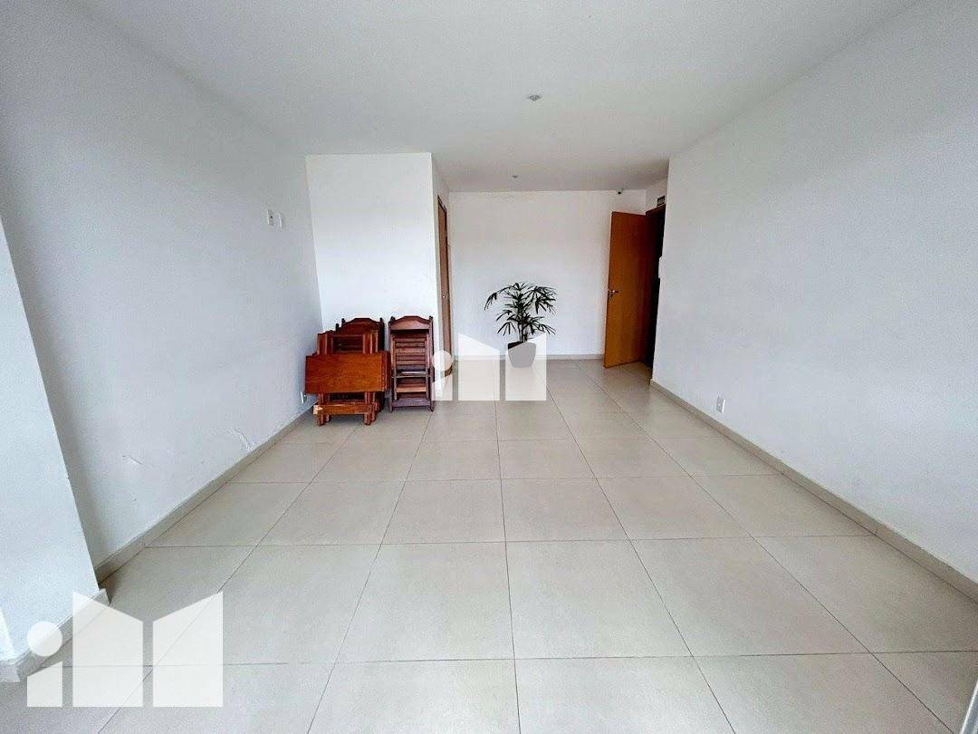 Apartamento à venda com 2 quartos, 60m² - Foto 17