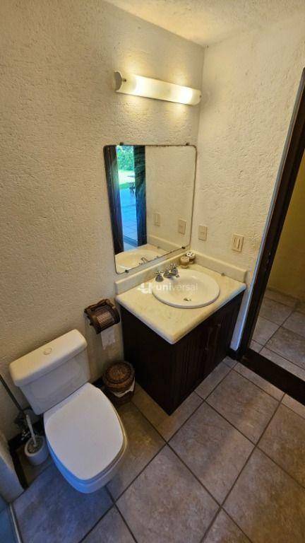 Casa para alugar com 3 quartos, 400m² - Foto 9