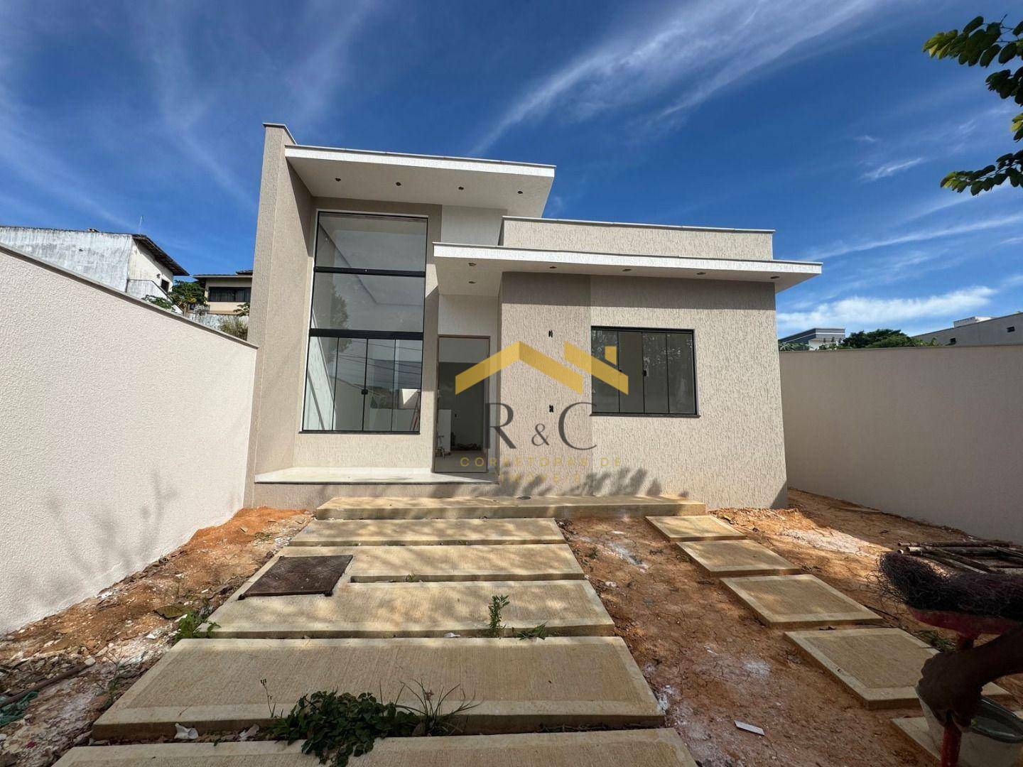 Casa à venda com 3 quartos, 87m² - Foto 1