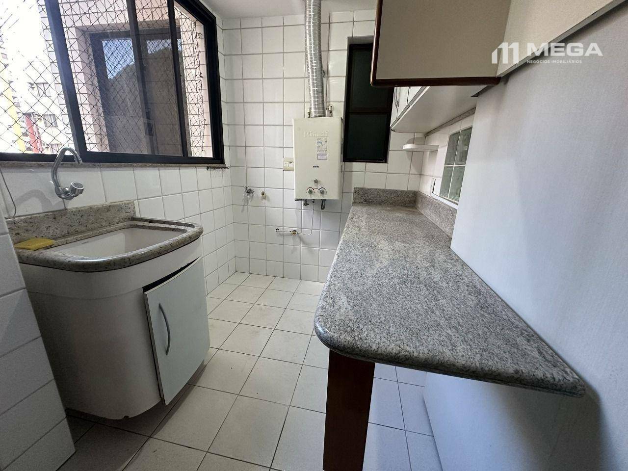 Apartamento para alugar com 3 quartos, 130m² - Foto 6