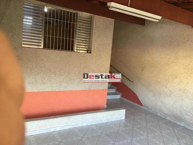 Sobrado à venda com 3 quartos, 175m² - Foto 2