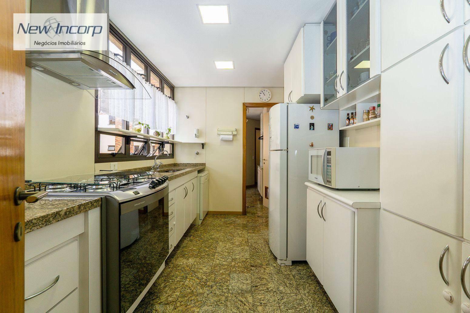 Apartamento à venda com 4 quartos, 200m² - Foto 22