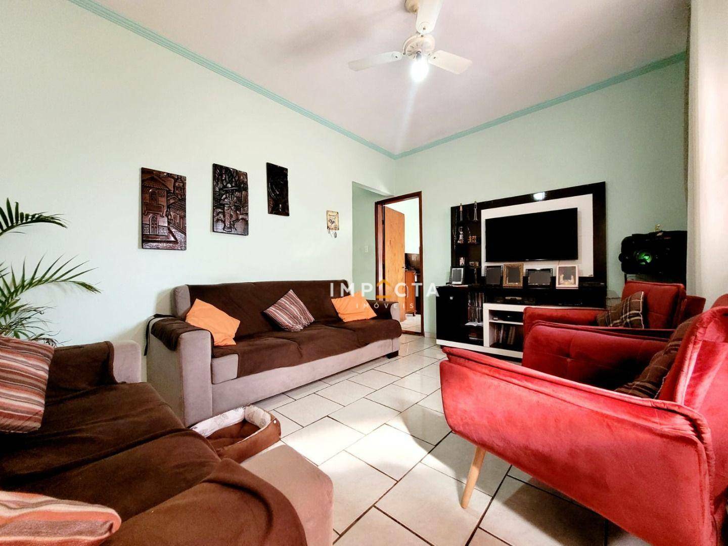 Casa à venda com 3 quartos, 195m² - Foto 2