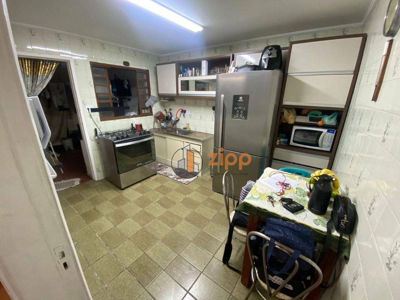 Apartamento à venda com 2 quartos, 75m² - Foto 4