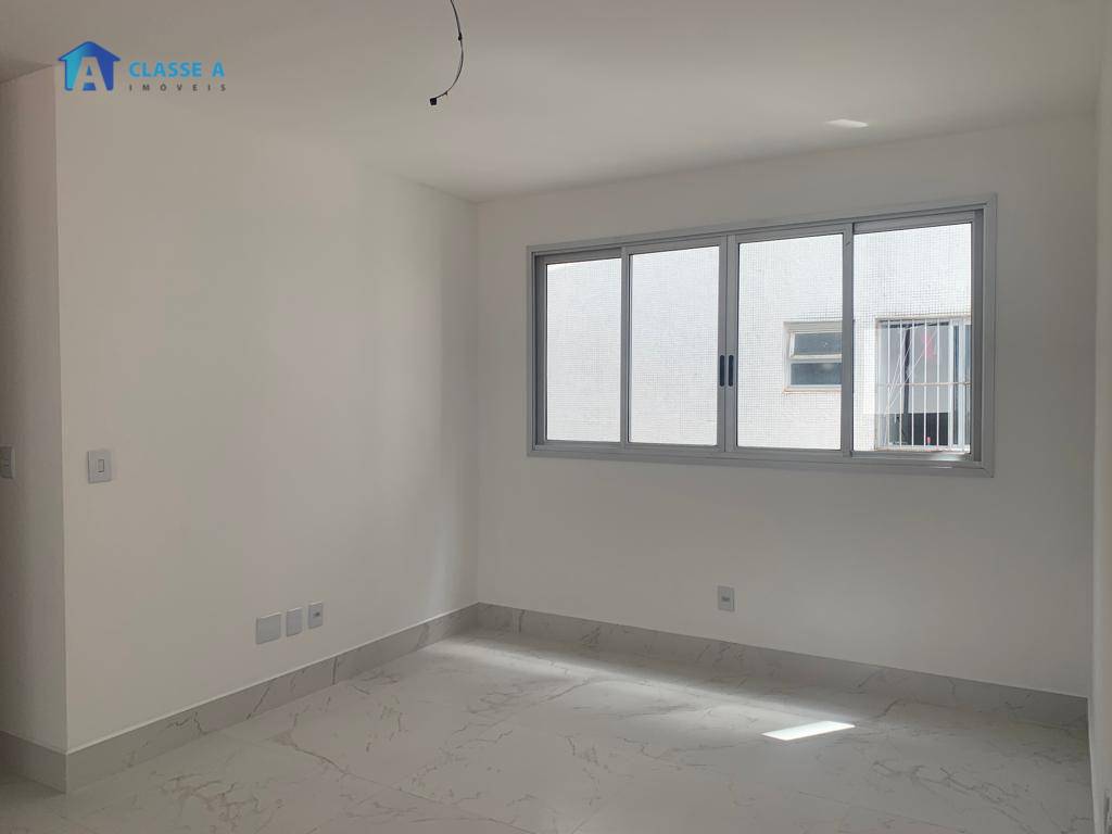 Apartamento à venda com 2 quartos, 62m² - Foto 2