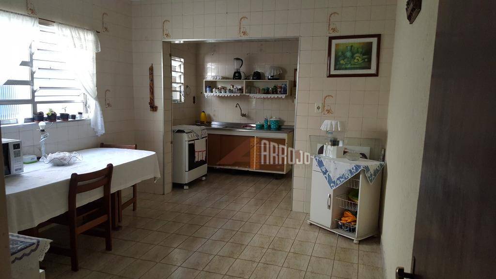 Casa à venda com 3 quartos, 238m² - Foto 7