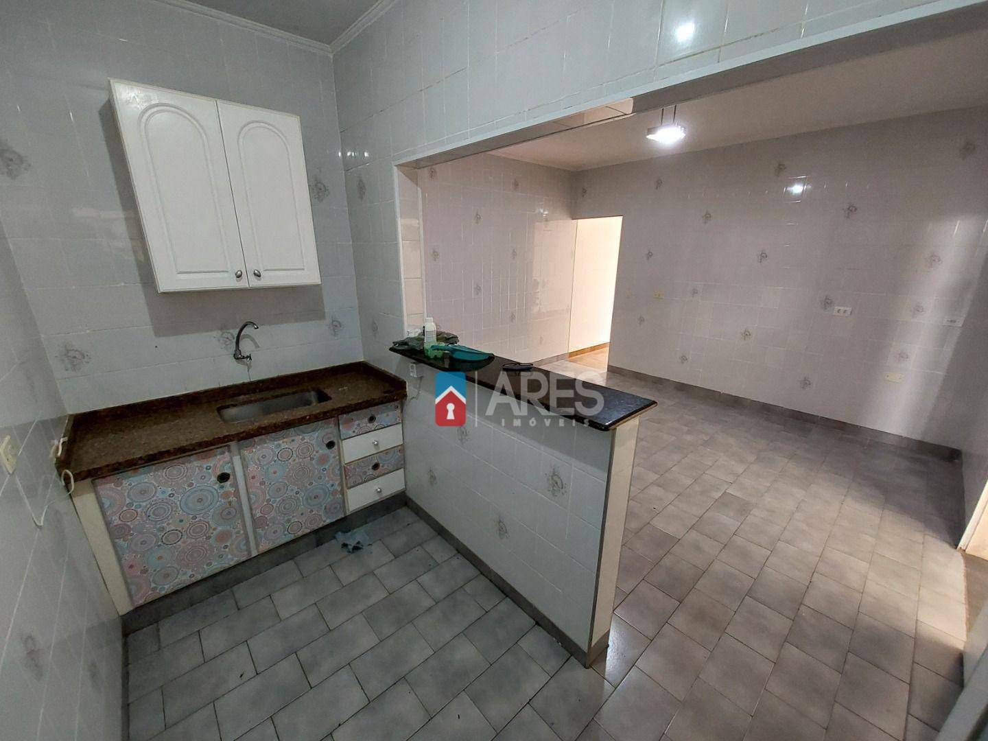 Casa para alugar com 2 quartos, 75m² - Foto 10