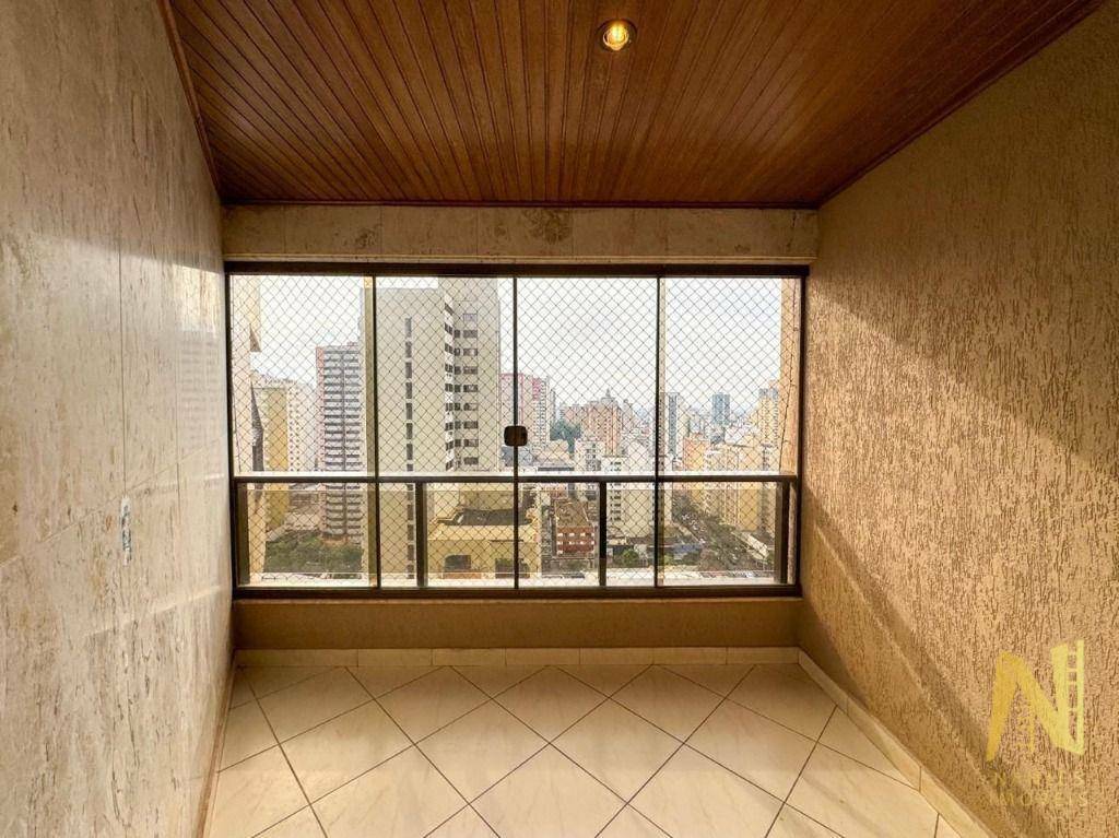 Apartamento à venda com 3 quartos, 298m² - Foto 9