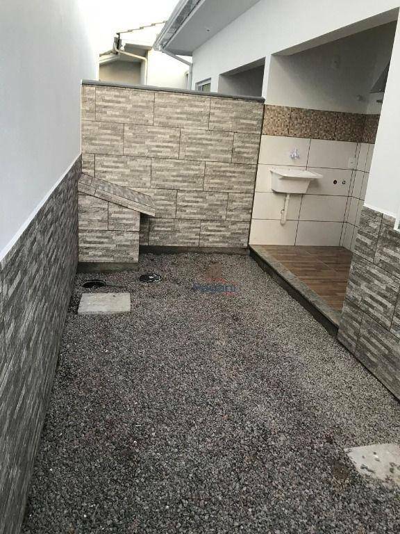 Casa para alugar com 2 quartos, 50m² - Foto 5