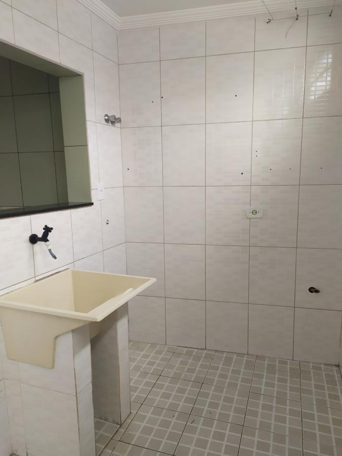 Casa à venda com 2 quartos, 90m² - Foto 13