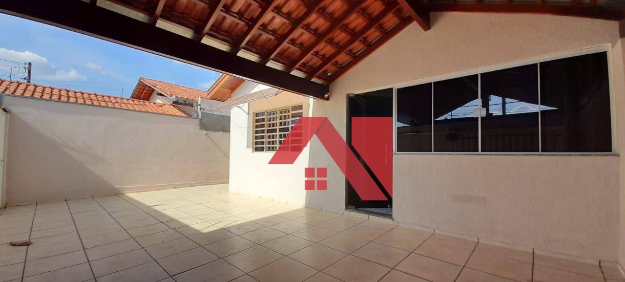 Casa à venda com 3 quartos, 125m² - Foto 2