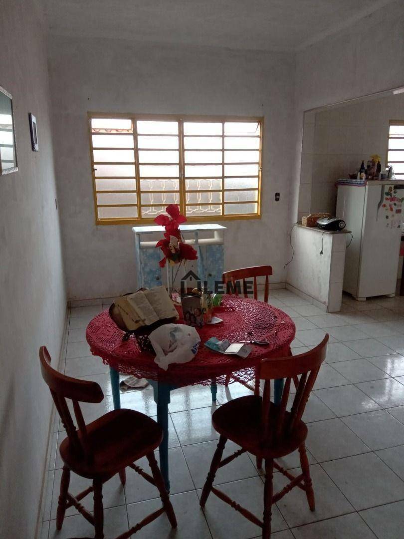 Casa à venda com 3 quartos, 165m² - Foto 4