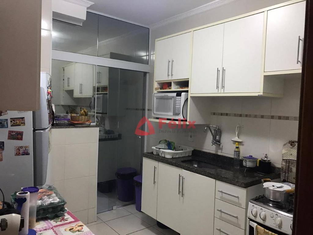 Apartamento à venda com 3 quartos, 77m² - Foto 4