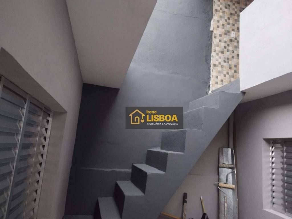 Casa à venda com 2 quartos, 125m² - Foto 2