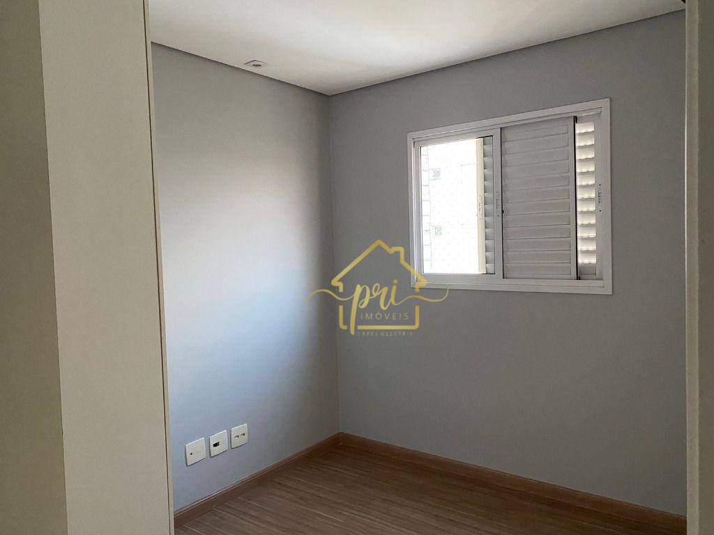 Apartamento para alugar com 3 quartos, 92m² - Foto 11