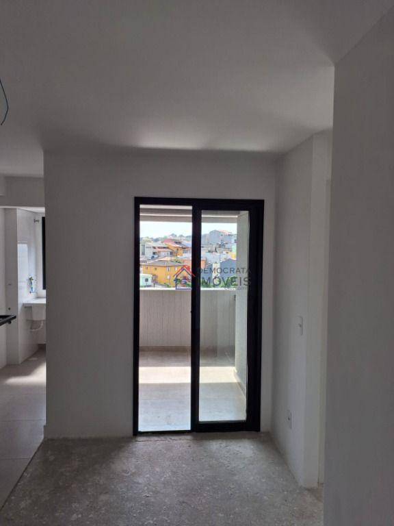 Apartamento à venda com 2 quartos, 40m² - Foto 3