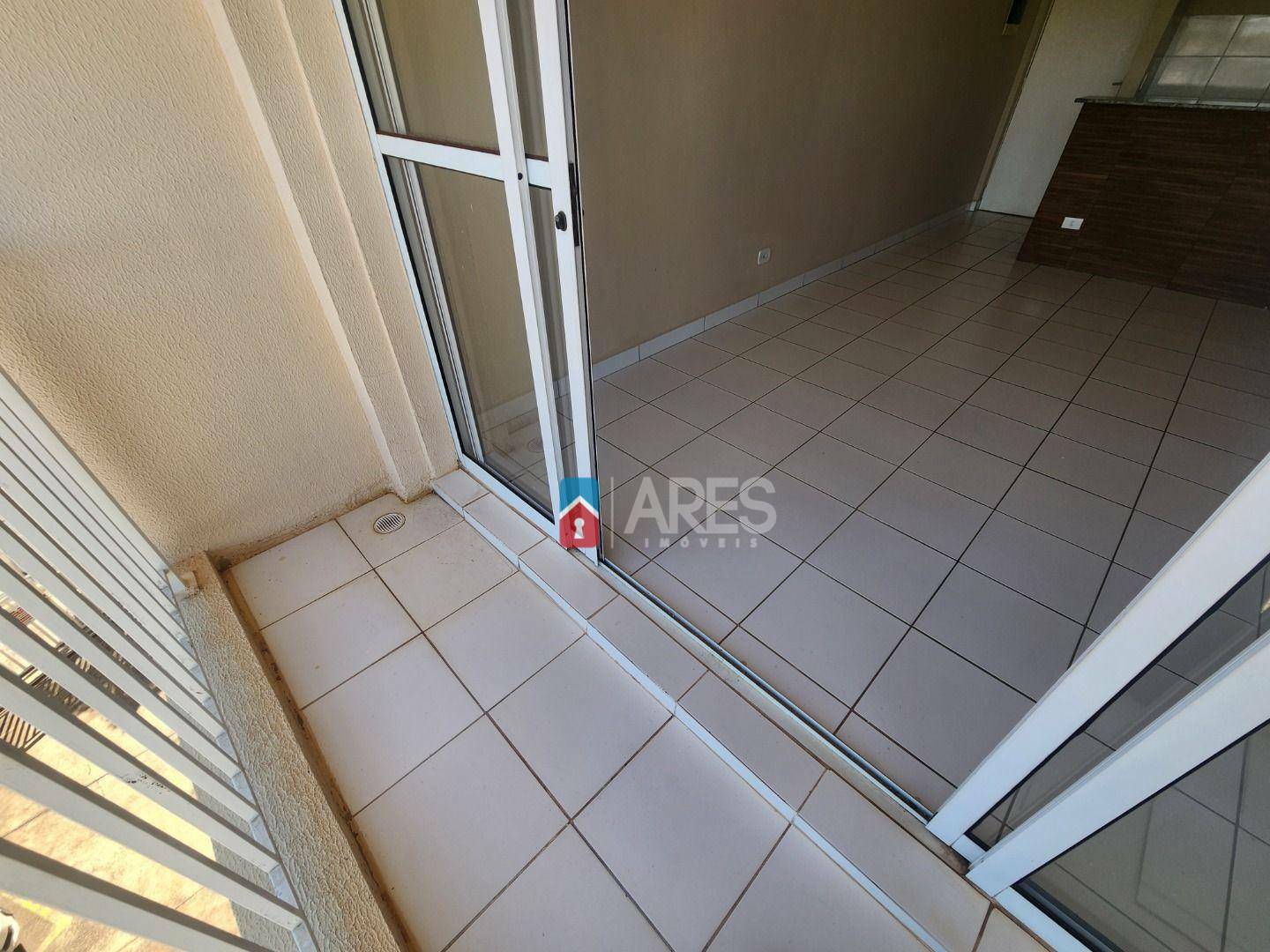 Apartamento à venda com 3 quartos, 66m² - Foto 3