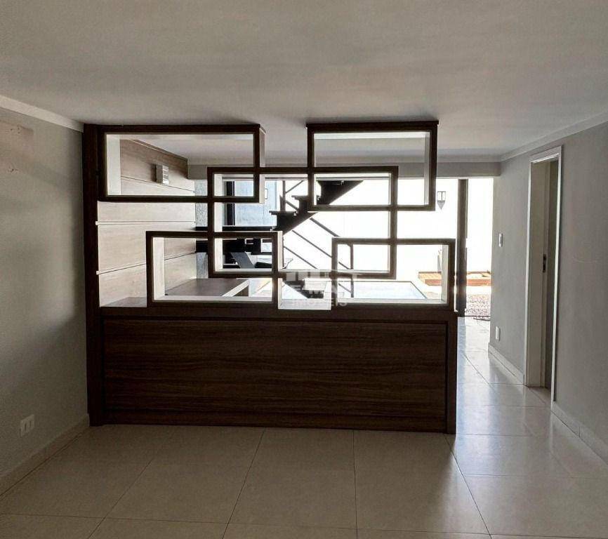 Casa à venda com 2 quartos, 180m² - Foto 2