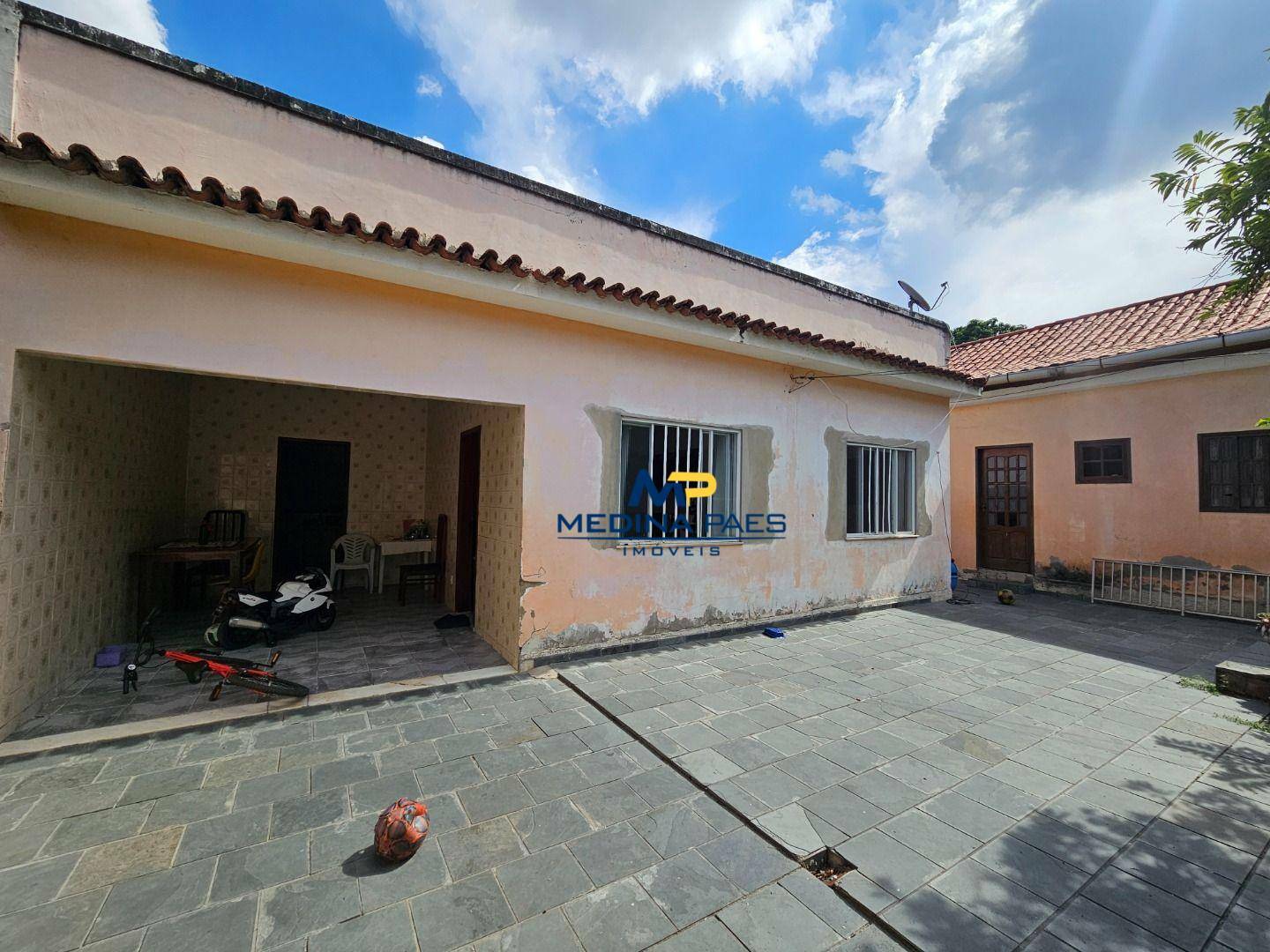 Casa à venda com 3 quartos, 195m² - Foto 2