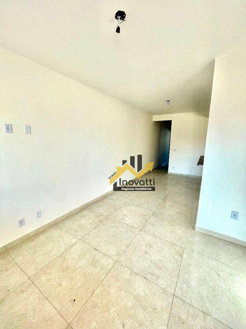 Casa à venda com 2 quartos, 84m² - Foto 3