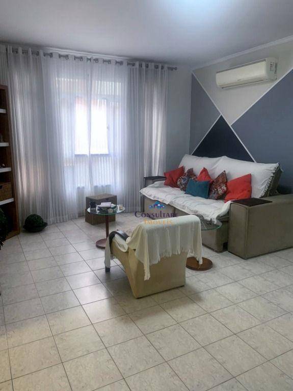 Apartamento à venda com 3 quartos, 160m² - Foto 1