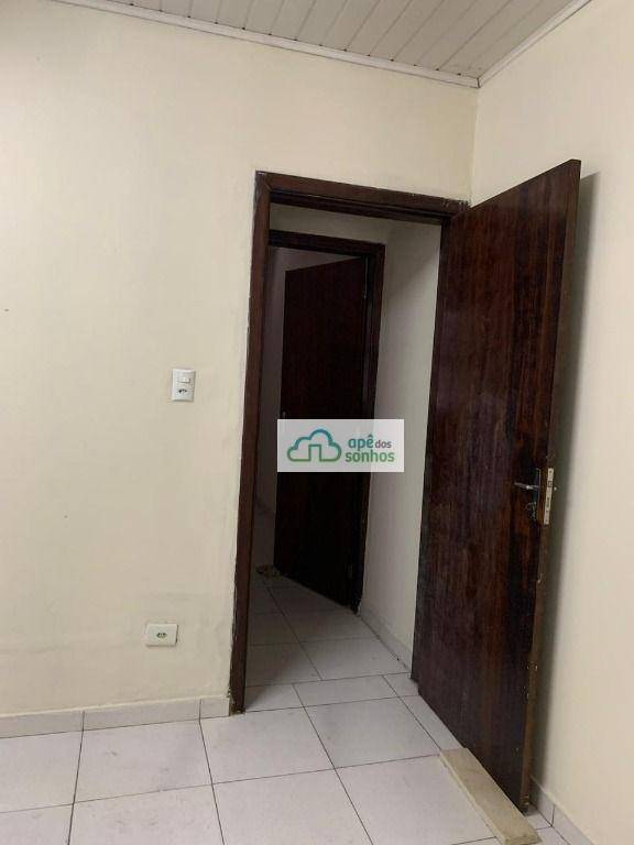 Casa para alugar com 2 quartos, 104m² - Foto 16