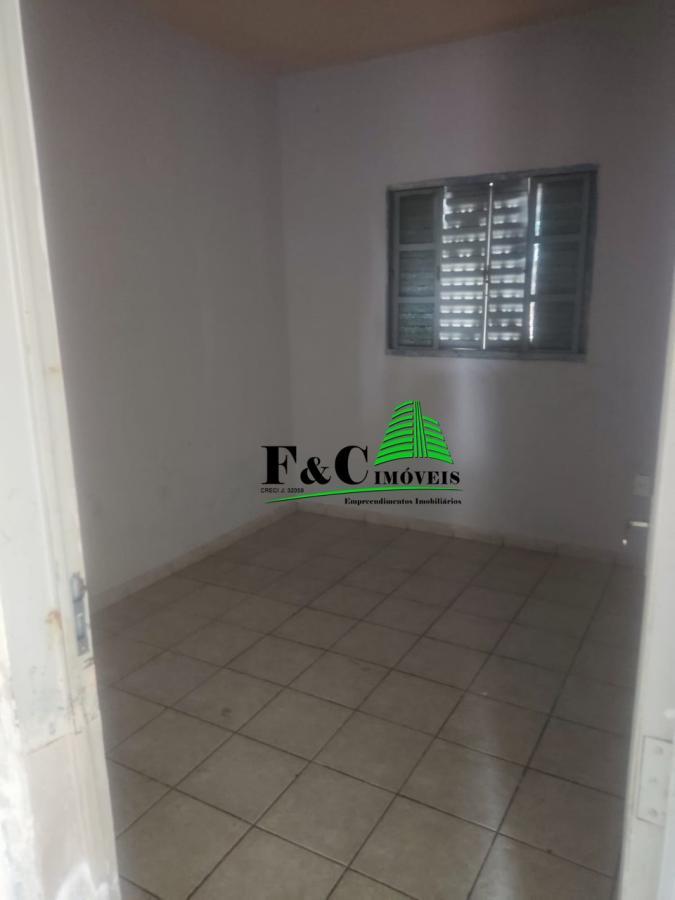 Casa à venda com 2 quartos, 200m² - Foto 12