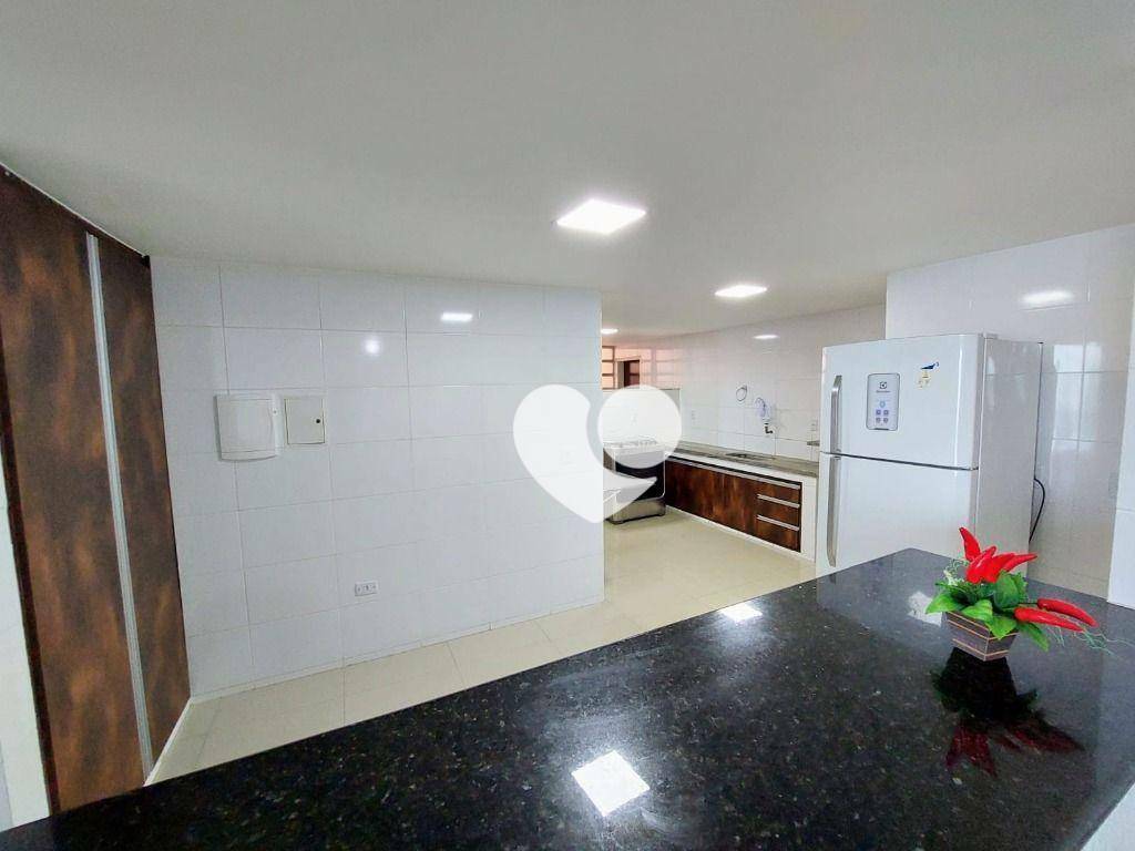 Apartamento à venda com 3 quartos, 158m² - Foto 9