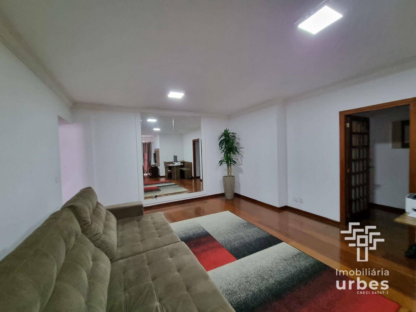 Apartamento à venda com 3 quartos, 133m² - Foto 2