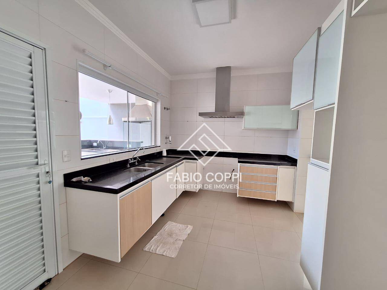 Casa de Condomínio à venda com 3 quartos, 300m² - Foto 18