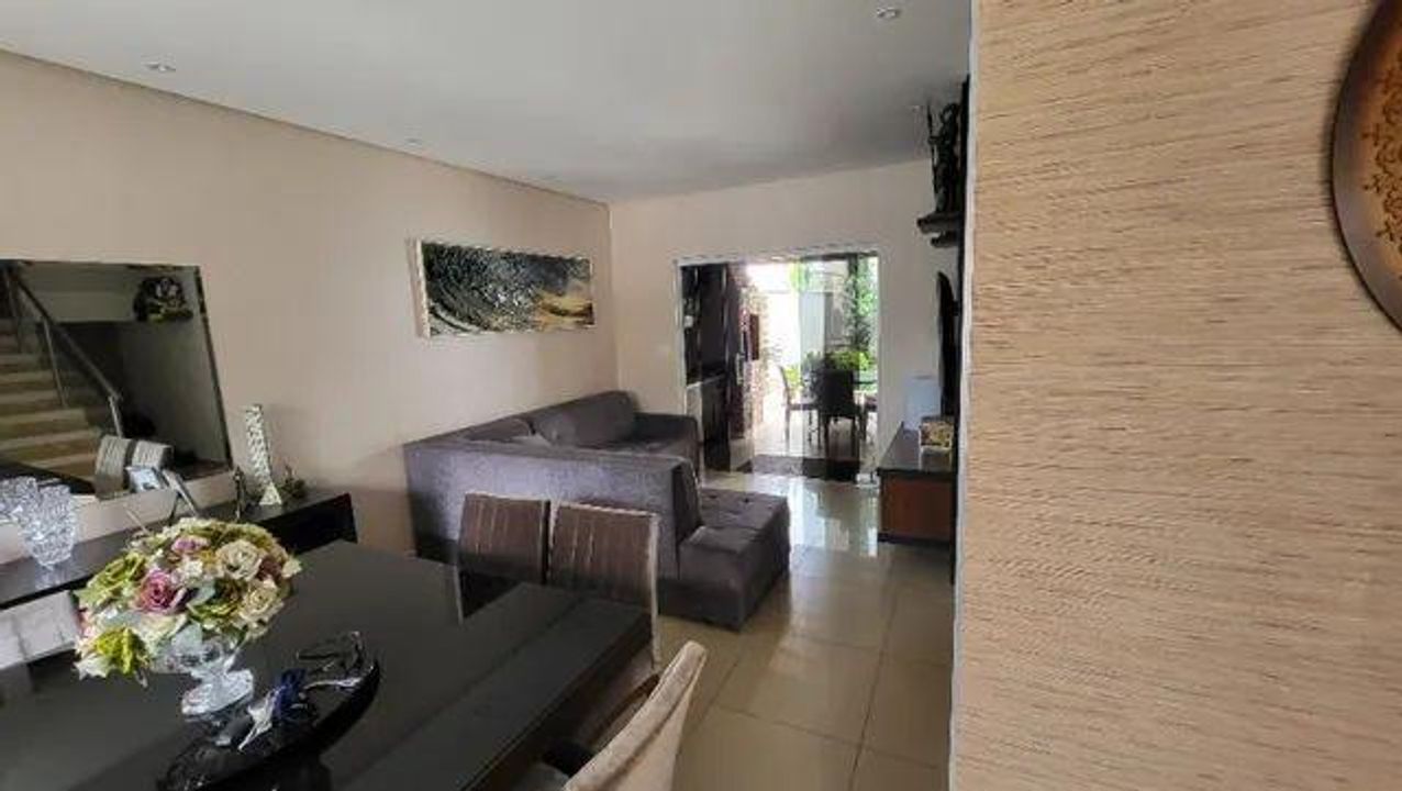 Casa de Condomínio à venda com 3 quartos, 130m² - Foto 2