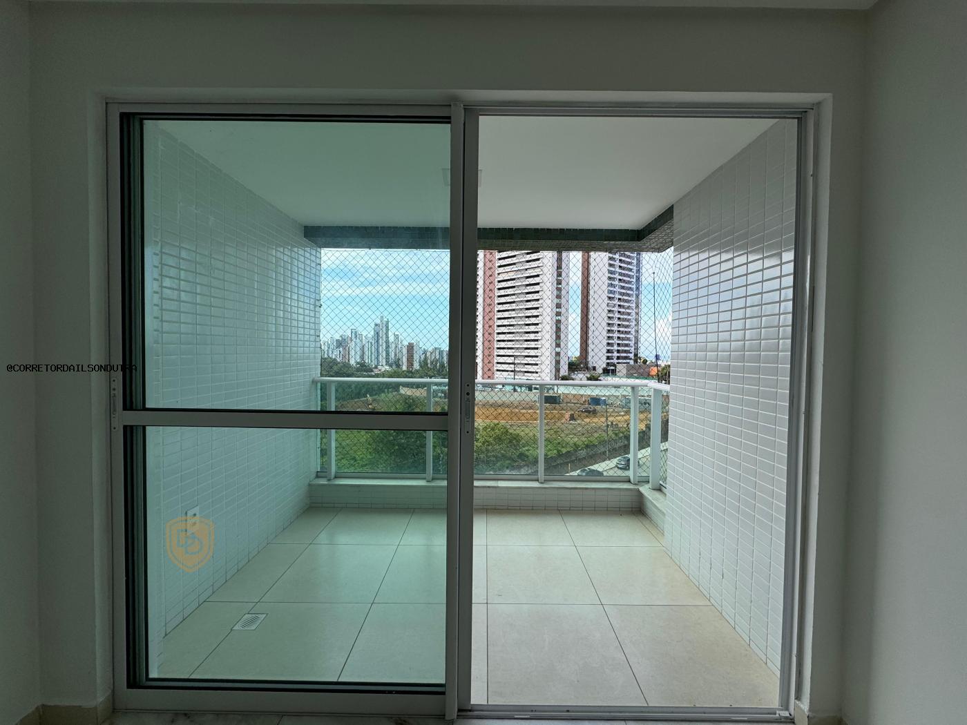 Apartamento à venda com 3 quartos, 91m² - Foto 2