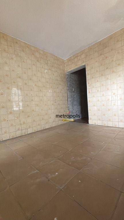 Casa para alugar com 2 quartos, 250m² - Foto 18