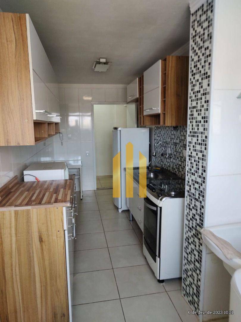 Apartamento à venda com 3 quartos, 70m² - Foto 4