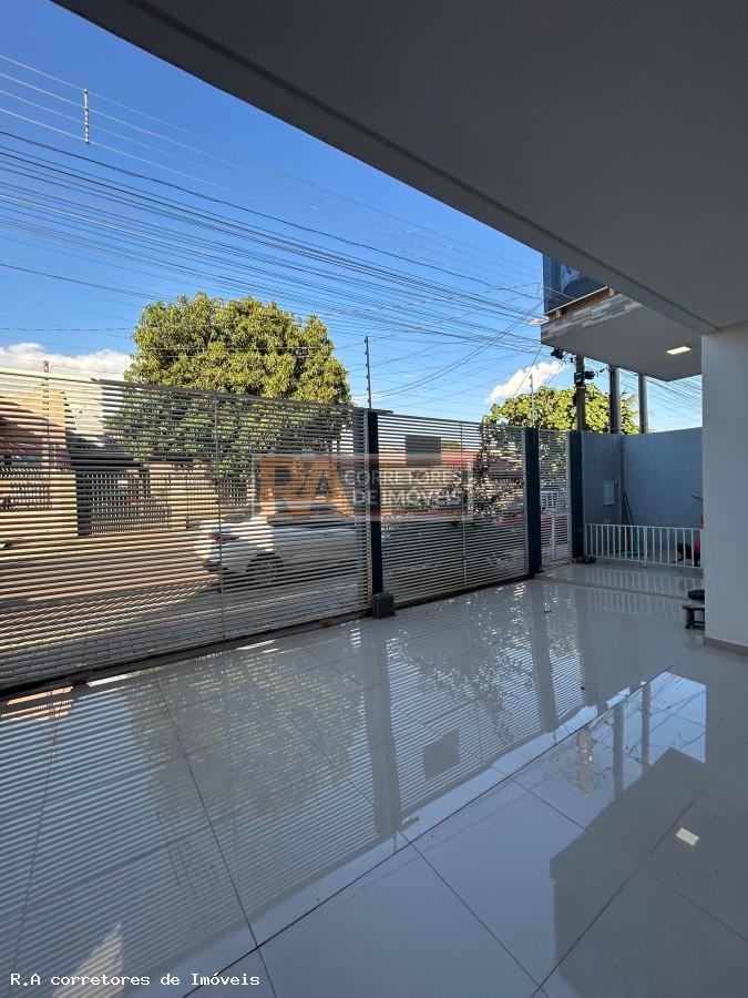 Sobrado à venda com 3 quartos, 220m² - Foto 2