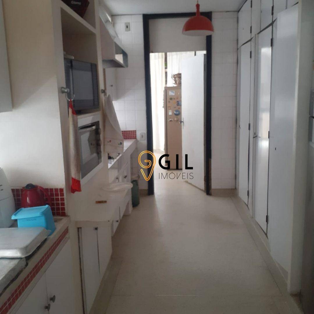 Casa à venda com 4 quartos, 250m² - Foto 14