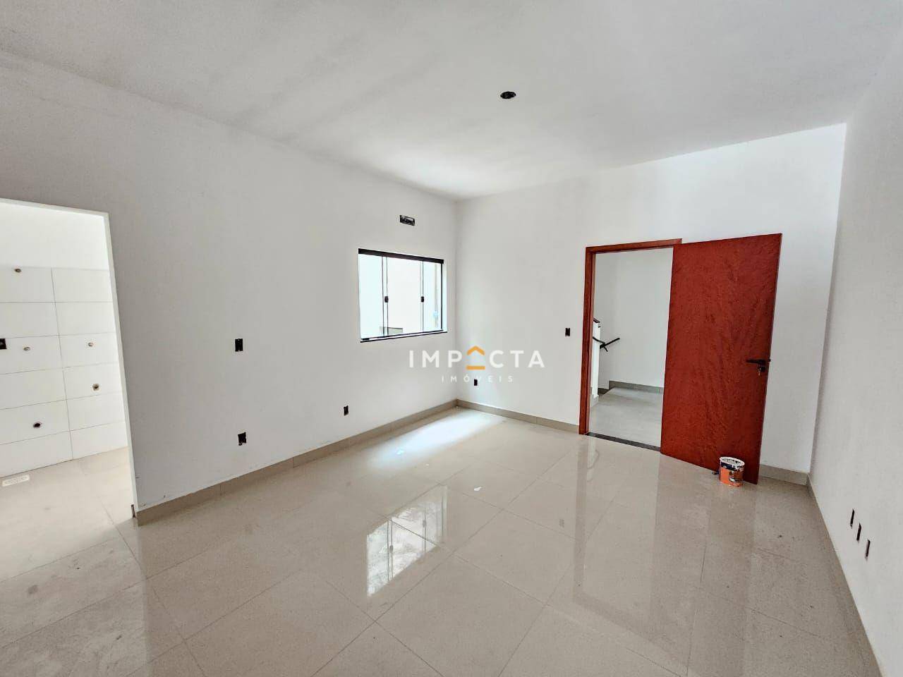 Apartamento à venda com 2 quartos, 67m² - Foto 2