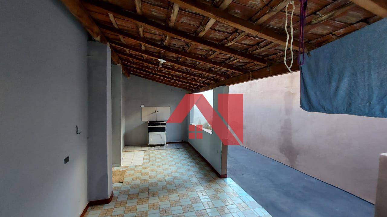 Casa à venda com 2 quartos, 120m² - Foto 17