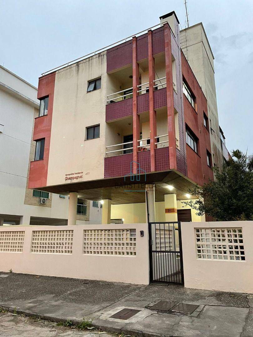 Apartamento à venda com 2 quartos, 70m² - Foto 1