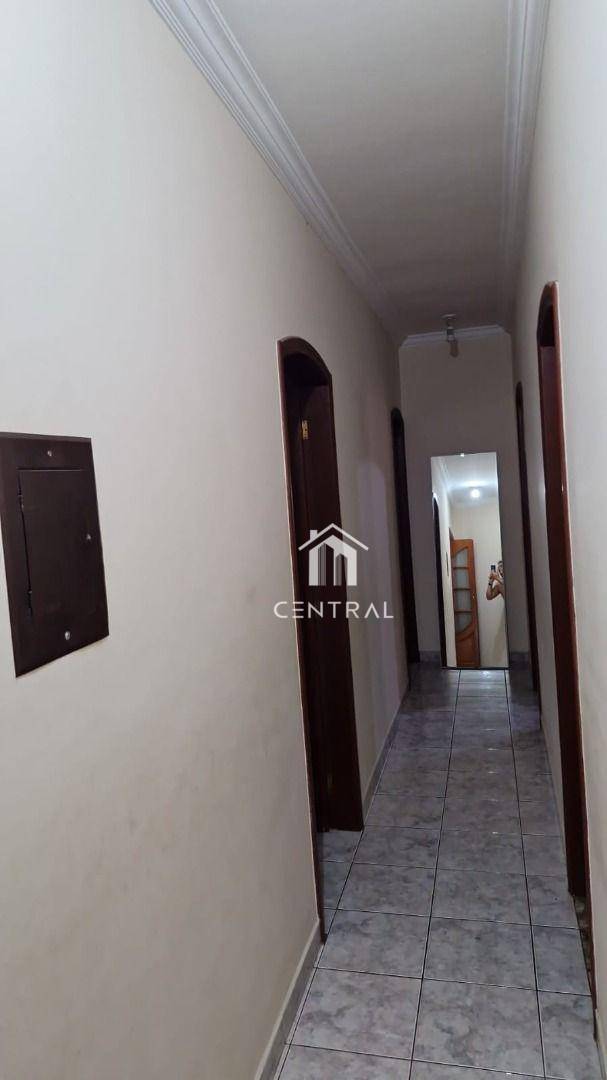 Casa à venda com 4 quartos, 200m² - Foto 16