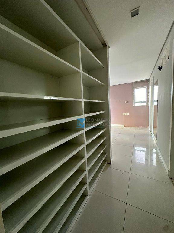 Apartamento à venda com 3 quartos, 210m² - Foto 17