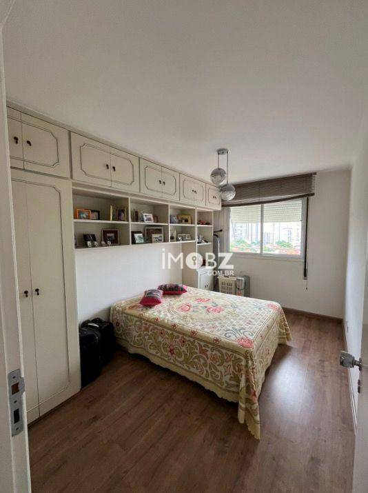 Apartamento à venda com 3 quartos, 200m² - Foto 19